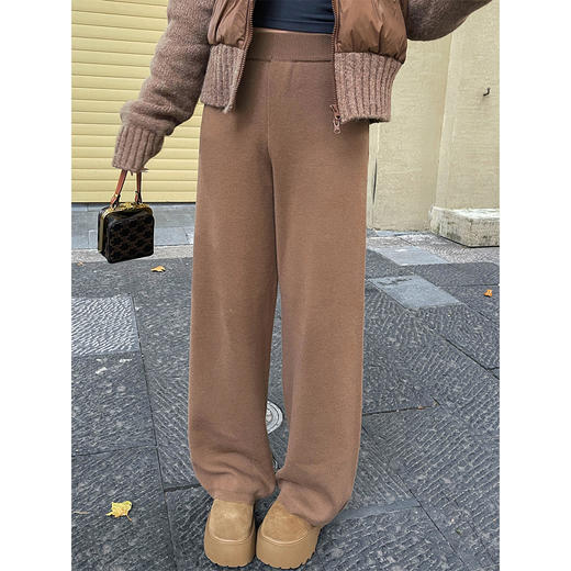 清仓捡漏 【卡布奇诺】LW240491 针织拼接鹅绒服 LH240190 针织阔腿裤 套装 商品图3