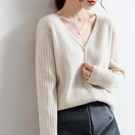 【99/2件】【秋冬新品】羊毛混纺针织开衫 女士V领气质长袖短款外穿针织开衫 商品图2