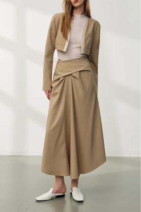 ANSUABEL 浅卡其色设计款西装半裙套装 19131