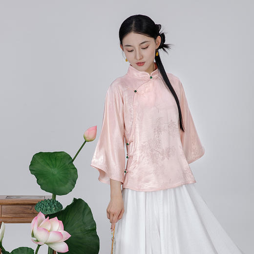 2024夏季新款斜襟短袖新中式短上衣Y240877 。 商品图0