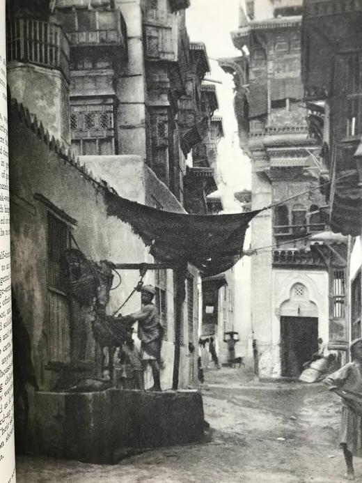 1935年 劳伦斯《智慧七柱》 约50幅插图 漆布精装16开 商品图12