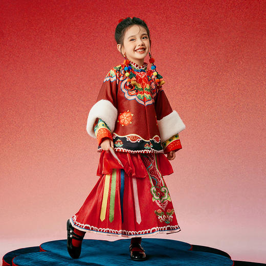 年衣童装女童马面裙唐装外套冬装新款儿童加厚新年中式唐装演出服（下单套装毛绒绒围脖） 商品图2