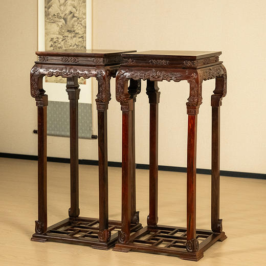 二十世纪 红木蝠云纹束腰三弯腿带拖泥方香几（一对） 商品图4