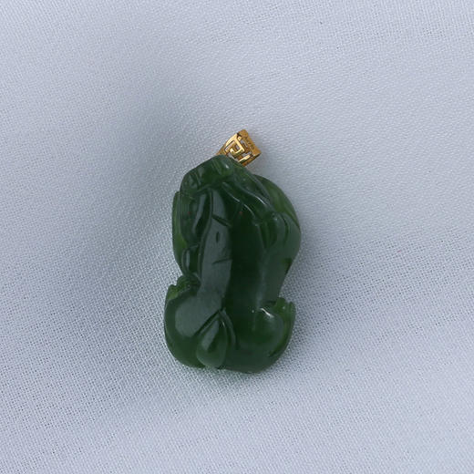 【宏艺珠宝】灵貔锦彩·18K金和田玉挂坠（不含项链） 商品图3