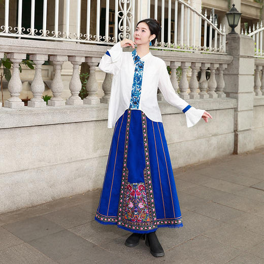 百搭气质款 | 花熙绣花上衣  | 现货加急发 商品图4