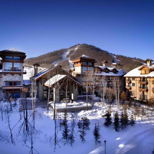 【长白山柏悦/凯悦滑雪季】美食连住套餐|入住2晚酒店含早+双人铜火锅/二人转/脱口秀/漂流+双人下午茶 商品图2