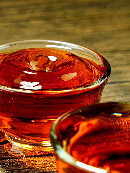 8月22日中午12点【最后库存秒杀】【陈香熟茶】2016年易武核心熟茶 8年陈化果胶感爆棚 满口果冻糯感！一提内含5饼共1000克 商品图3