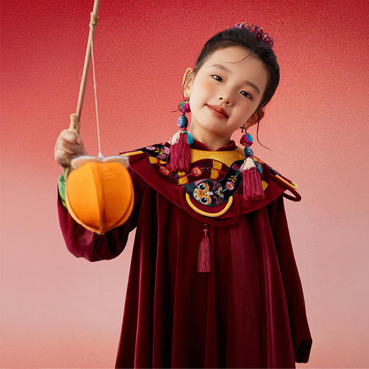 年衣童装女童连衣裙冬装儿童A字裙宝宝丝绒云肩公主裙演出服礼服（送艺术家帽子） 商品图2