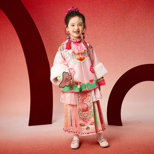 年衣童装女童马面裙唐装外套冬装新款儿童加厚新年中式唐装演出服（下单套装毛绒绒围脖） 商品图5