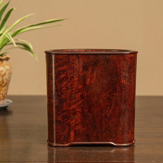 紫檀月牙形笔筒 商品图0