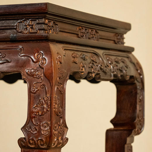 二十世纪 红木蝠云纹束腰三弯腿带拖泥方香几（一对） 商品图1