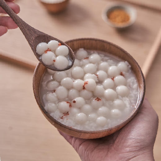缸鸭狗汤圆 | 传统百年非遗手作工艺 中华名小吃 精选东北五常糯米现磨现做 每一颗都洁白如玉莹润如珠 外皮软糯韧性 内陷细腻香甜 商品图6