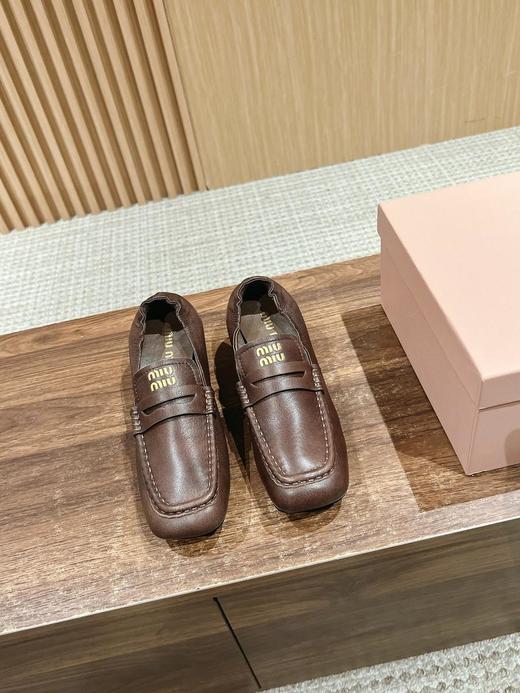 缪缪最新款缪缪秀场款方头芭蕾舞鞋，这款设计非常有特色（HC） 商品图2