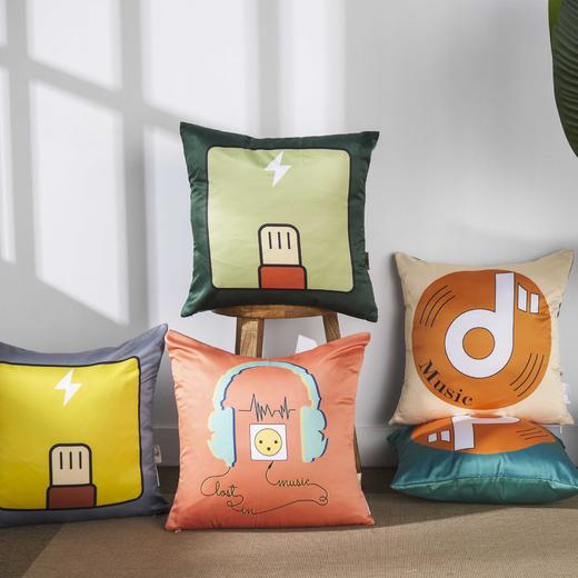 远梦IN风抱枕(颜色随机) 商品图1