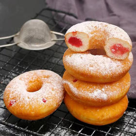 草莓夹馅甜甜圈