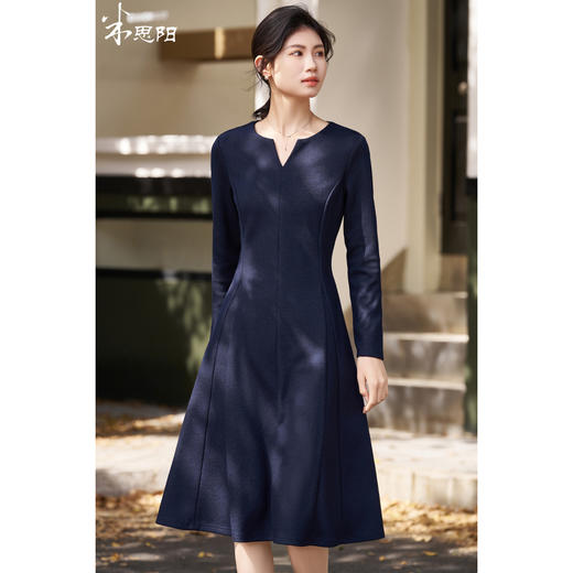 剩S/M/L 【曲线裙】米思阳2025冬季新款法式轻奢羊毛混纺连衣裙暗闪纱线独特裙子4789 商品图0