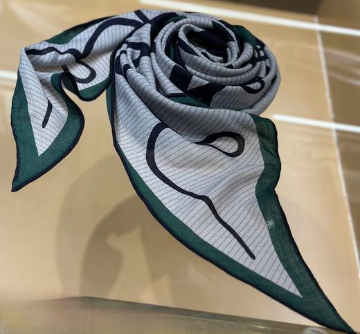 优品堂【逐光】三角形真丝+羊绒围巾披肩两用 商品图9