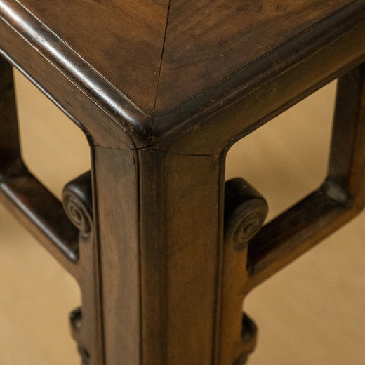 清 红木攒牙子如意卡子花四面平方桌 商品图3