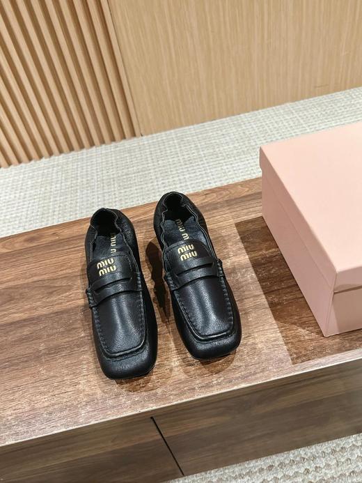 缪缪最新款缪缪秀场款方头芭蕾舞鞋，这款设计非常有特色（HC） 商品图3