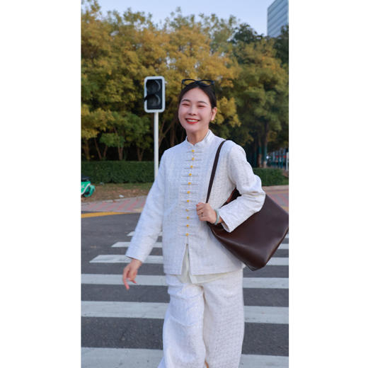 【抖音专属】幻空一隅•立领小衫（23710155B-椰奶白） 商品图1