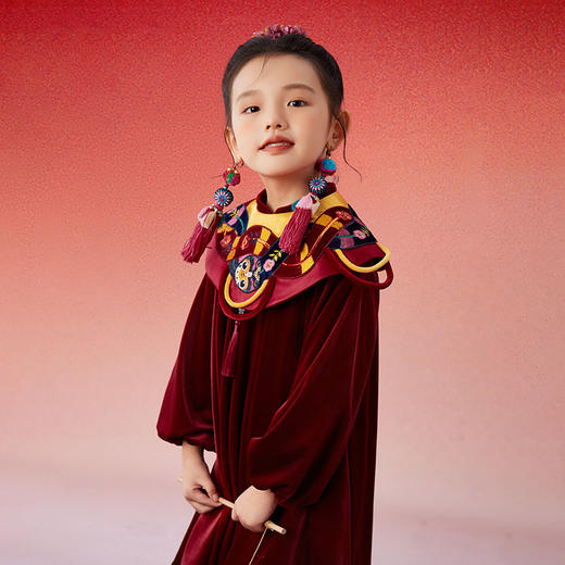 年衣童装女童连衣裙冬装儿童A字裙宝宝丝绒云肩公主裙演出服礼服（送艺术家帽子） 商品图1