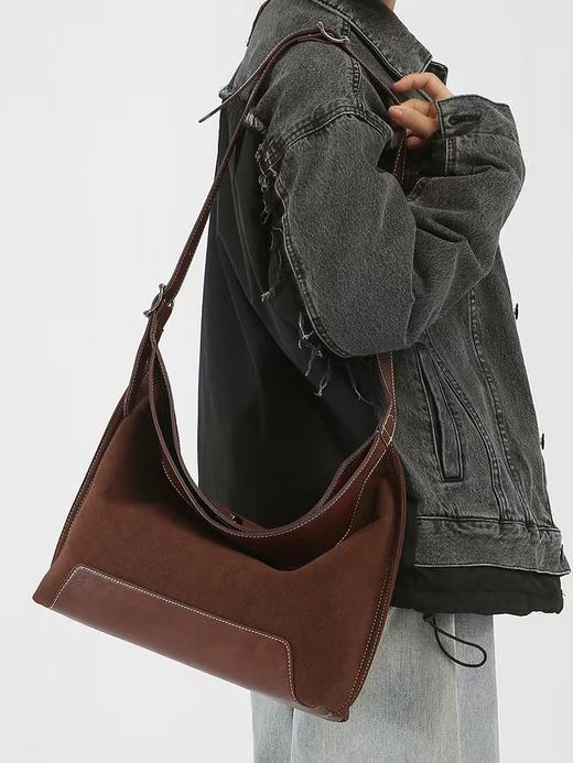 【双旦特惠 明星同款Galarraga】25年新款麂皮绒脏脏包BP0045 商品图2