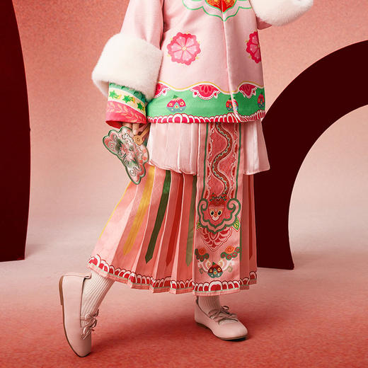 年衣童装女童马面裙唐装外套冬装新款儿童加厚新年中式唐装演出服（下单套装毛绒绒围脖） 商品图12