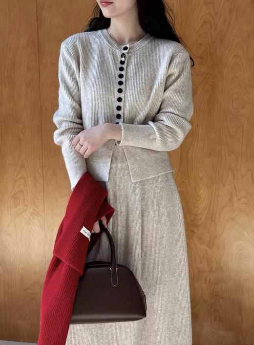 1月15日-2月12日放假；2月13日左右恢复正常发货（）小香风仿羊绒针织套装裙 商品图1