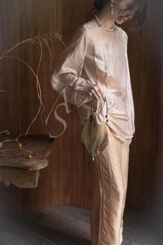 Phaedo  暖金色腰部层褶真丝直筒裤 商品图1