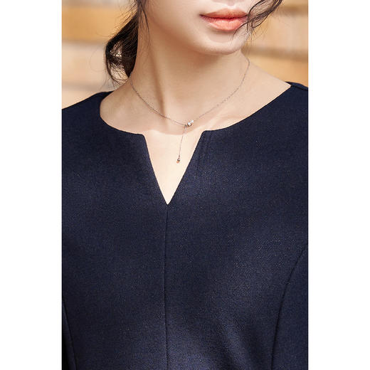 剩S/M/L 【曲线裙】米思阳2025冬季新款法式轻奢羊毛混纺连衣裙暗闪纱线独特裙子4789 商品图4