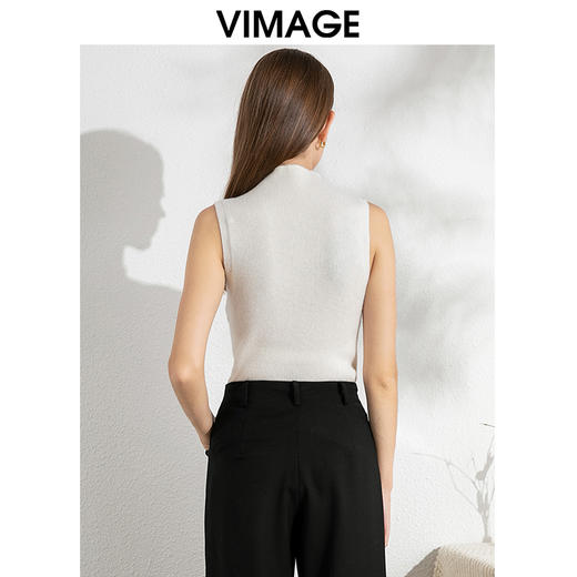 VIMAGE纬漫纪气质小立领无袖修身百搭纯色针织背心秋季新款VC2401308 商品图9