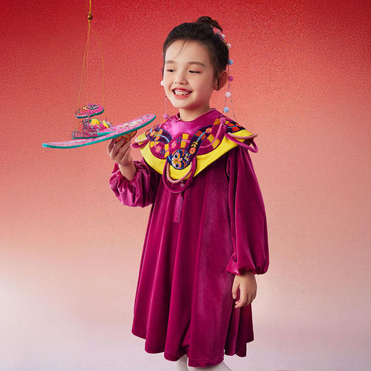 年衣童装女童连衣裙冬装儿童A字裙宝宝丝绒云肩公主裙演出服礼服（送艺术家帽子） 商品图4