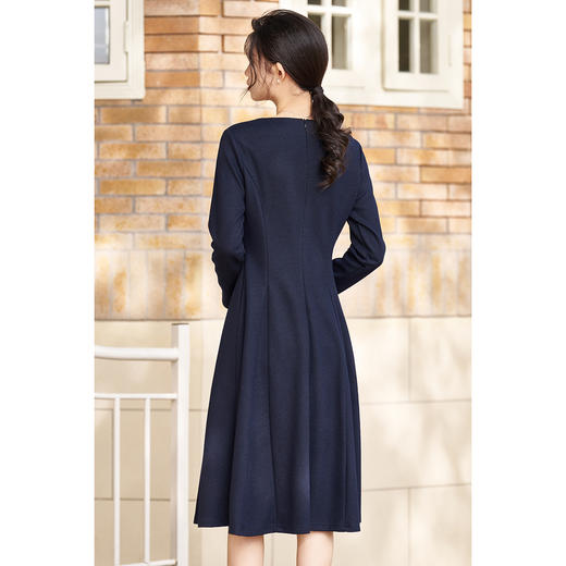 剩S/M/L 【曲线裙】米思阳2025冬季新款法式轻奢羊毛混纺连衣裙暗闪纱线独特裙子4789 商品图3