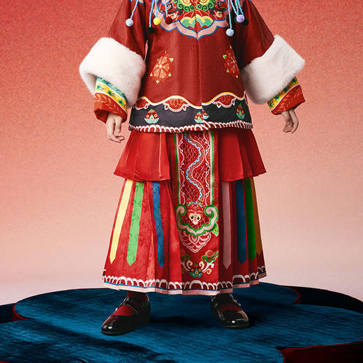 年衣童装女童马面裙唐装外套冬装新款儿童加厚新年中式唐装演出服（下单套装毛绒绒围脖） 商品图13