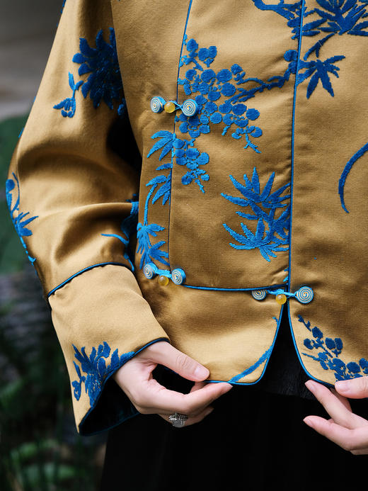 暂不上架|盛唐牡丹|梅兰竹菊漳缎偏襟外套-钉珠款（钉珠花纹随机） 商品图3
