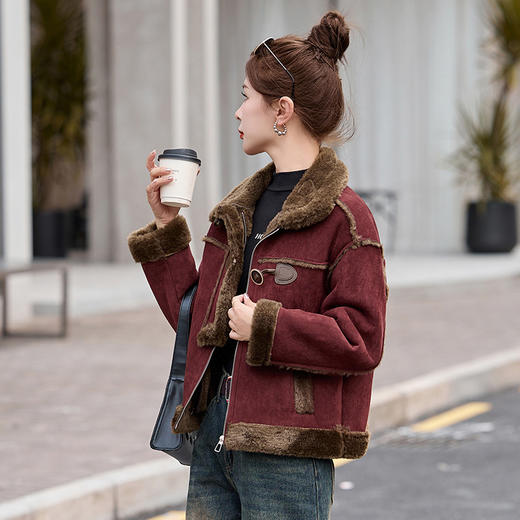 HR YWY8980时尚高级感皮毛一体加厚麂皮绒棉服羊羔毛外套 商品图0