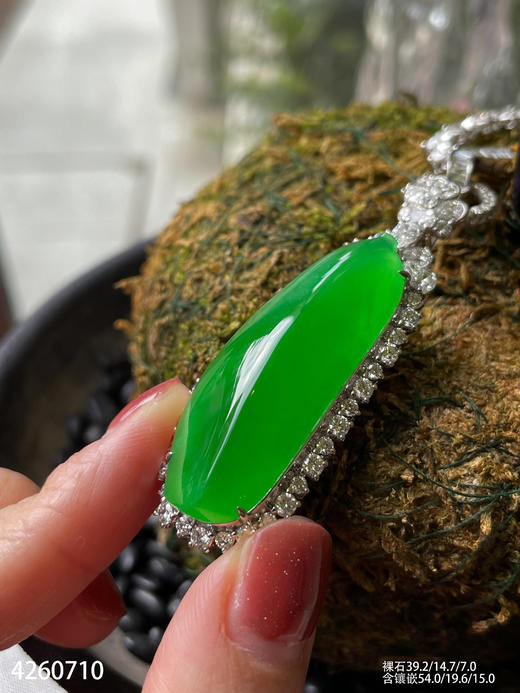 老坑艳绿福瓜吊坠【4260710】具体价格微信咨询 商品图3