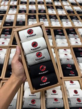 大象家外贸出口货源！男女同款中筒袜 重工刺绣 一盒五双！不褪色不起球