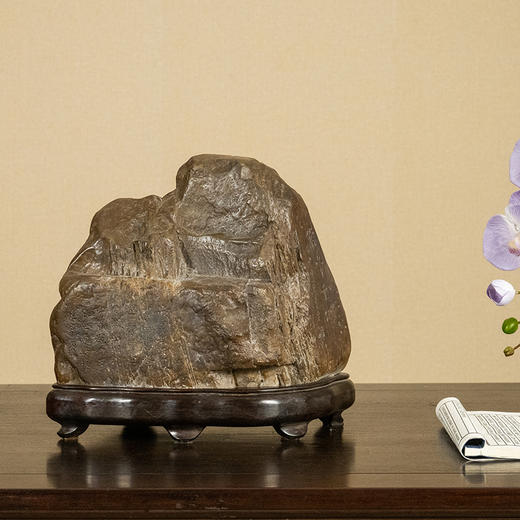 清 灵璧石“紫峰千仞”文房赏石（红木座） 商品图0