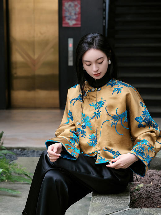 暂不上架|盛唐牡丹|梅兰竹菊漳缎偏襟外套-钉珠款（钉珠花纹随机） 商品图1