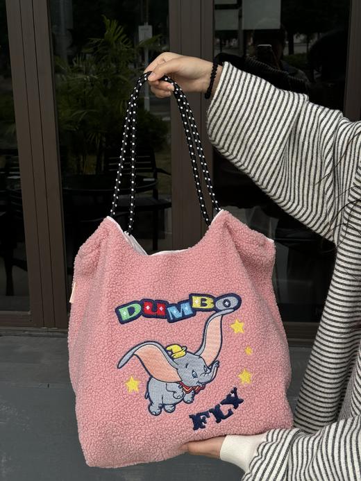 【迪士尼羊羔绒刺绣包】 💰代购价:200-400元 💰开团价:49.9-59.9元 💥2024绝对不能错过的款式❗❗❗ 敲黑板推荐❗【迪士尼】🏆系列必入款 迪士尼新出的🉑️【羊羔绒】系列 商品图3