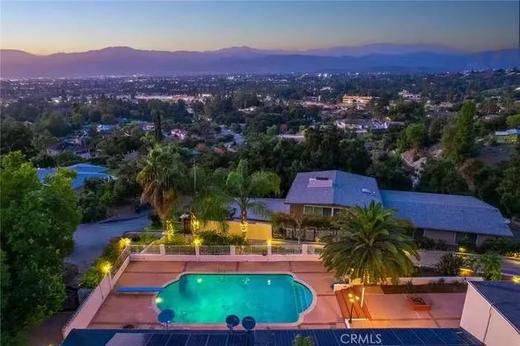 【寒假单飞】美西插班游学,洛杉矶前5%私校,仅招16人,住山顶别墅,截止11.20日|8~16岁单飞 商品图3