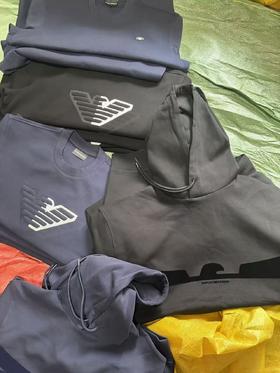 现货 专柜还没上，柬埔寨产阿玛尼连帽卫衣