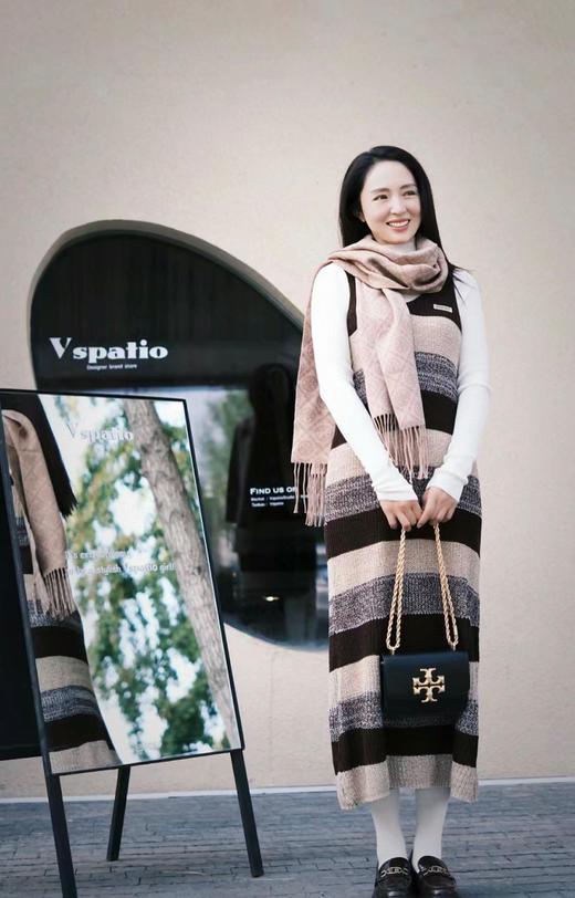 去年很多没抢到！羊毛混纺！四色！TORYBURCH 围巾围脖双面提花羊毛围巾男女都可以 亲肤软糯送人自用！  提花围巾 商品图3