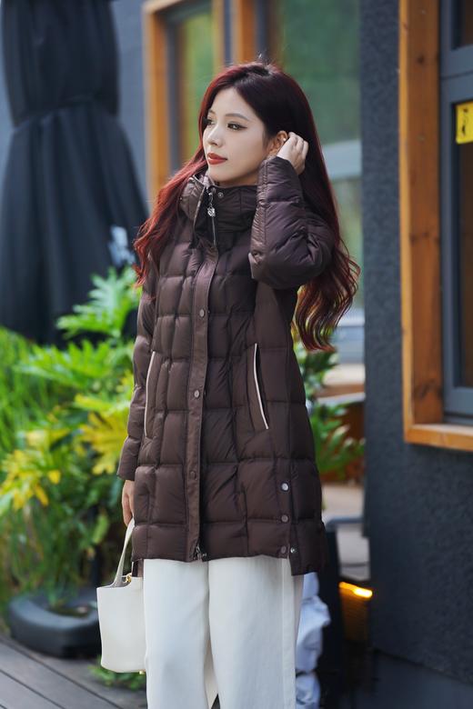  臣禾 拼色品味羽绒服（连帽一手长）JZ244070215 商品图4