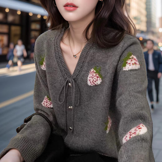 奢姿2024年秋冬新款大码女装减龄V领上衣胖妹妹系绳蝴蝶结针织衫9844353680 商品图4