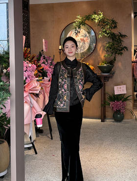 盛唐婧 |中式太阳花绣花对襟马甲