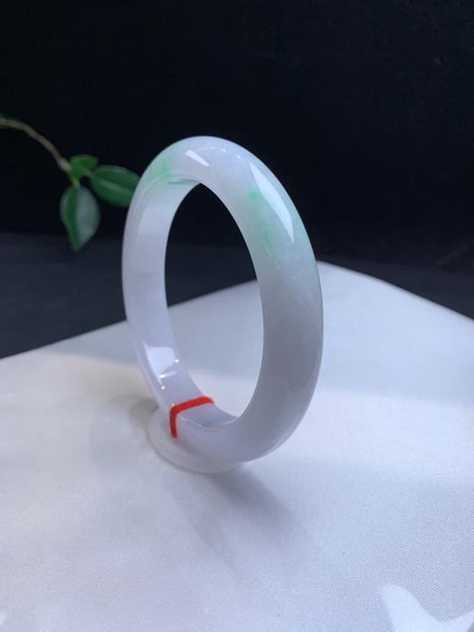 611524，61.6飘绿正圈手镯，12.6-8.5mm，整条清新干净，一截飘绿花 商品图5