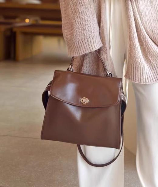 【双旦特惠 明星同款 Galarraga】25年新款折耳双肩包BP0053 商品图5