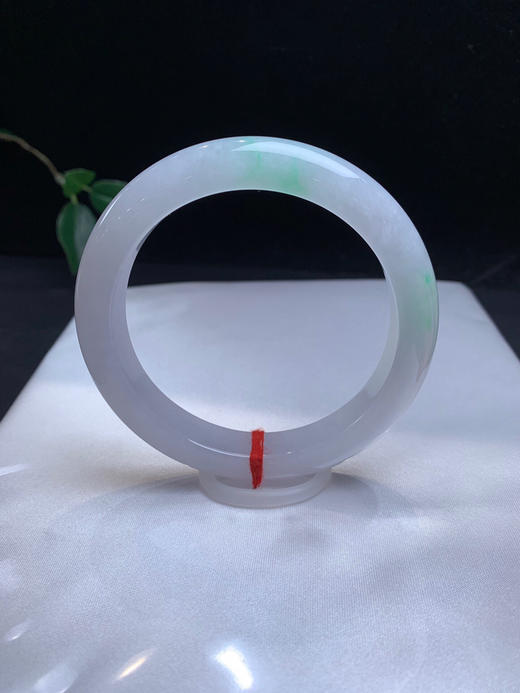 611524，61.6飘绿正圈手镯，12.6-8.5mm，整条清新干净，一截飘绿花 商品图1
